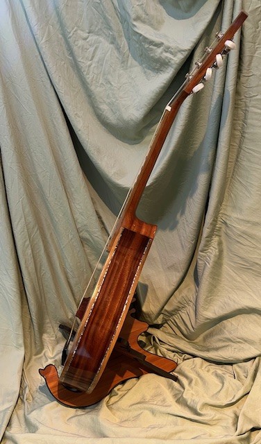 Mandola Side.jpg