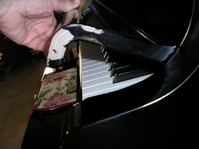 Piano ding.jpg